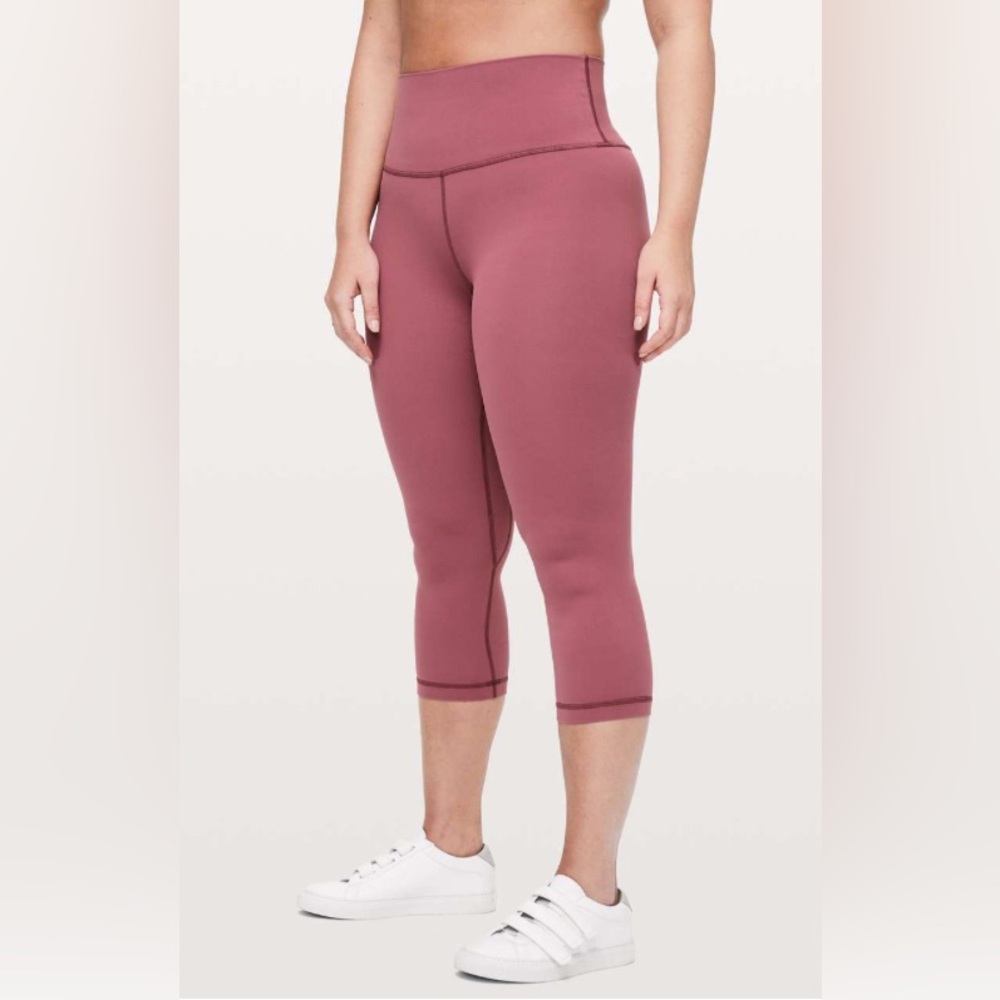 Lululemon Align Crop *21"
Misty Merlot EUC